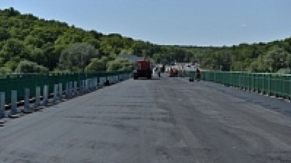 Дорожники откроют движение по мосту через реку Ворона в середине августа